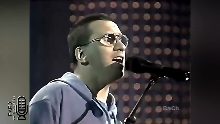 EL DÍA QUE LOS ENANITOS VERDES TUVIERON QUE HACER PLAYBACK
